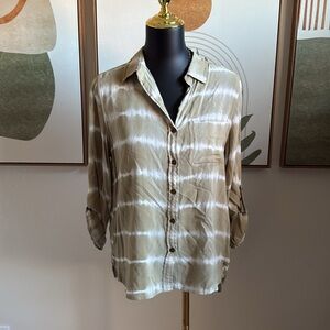 3/$10 Velvet Heart Sage White Tie-Dye Button Down Blouse